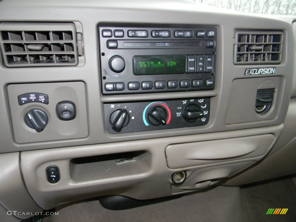 2003 Ford Excursion XLT 4x4 Controls Photo #57497188