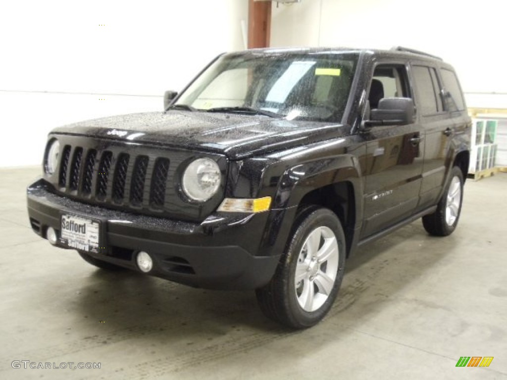 2012 Patriot Latitude 4x4 - Black / Dark Slate Gray photo #1