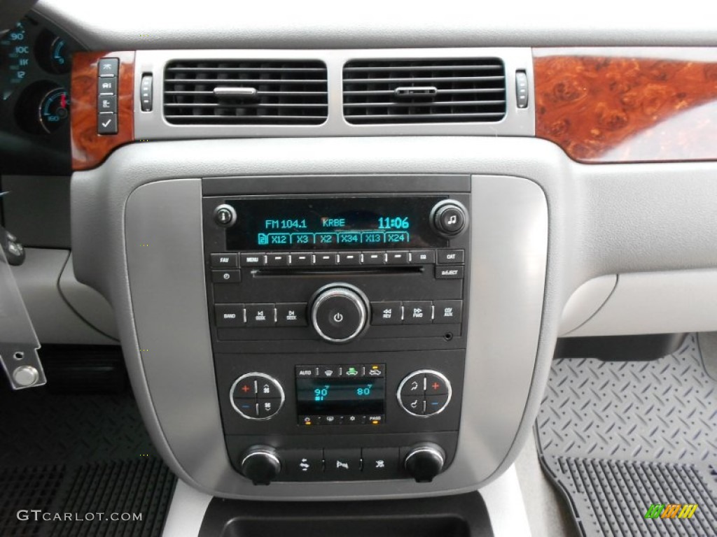 2009 GMC Sierra 1500 SLT Extended Cab Controls Photo #57501166