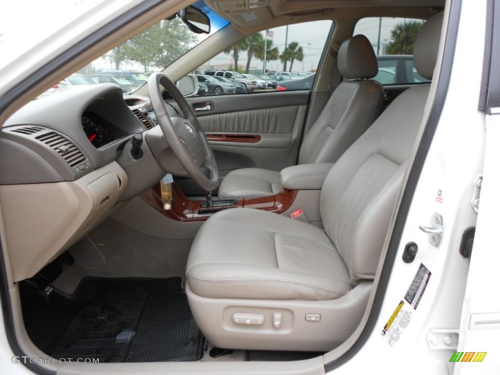 2005 Camry XLE V6 - Super White / Taupe photo #13