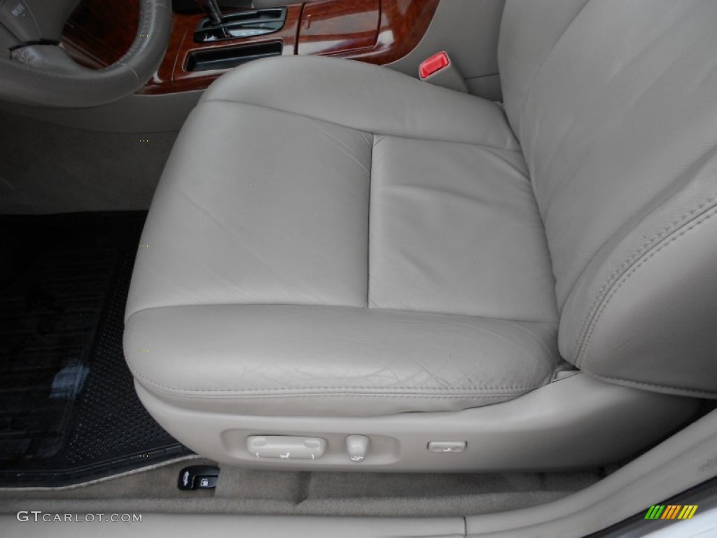 2005 Camry XLE V6 - Super White / Taupe photo #14