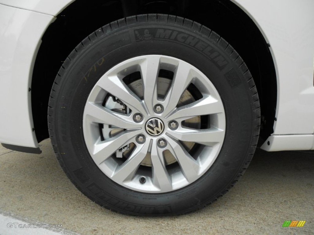 2012 Volkswagen Routan SE Wheel Photo #57503463