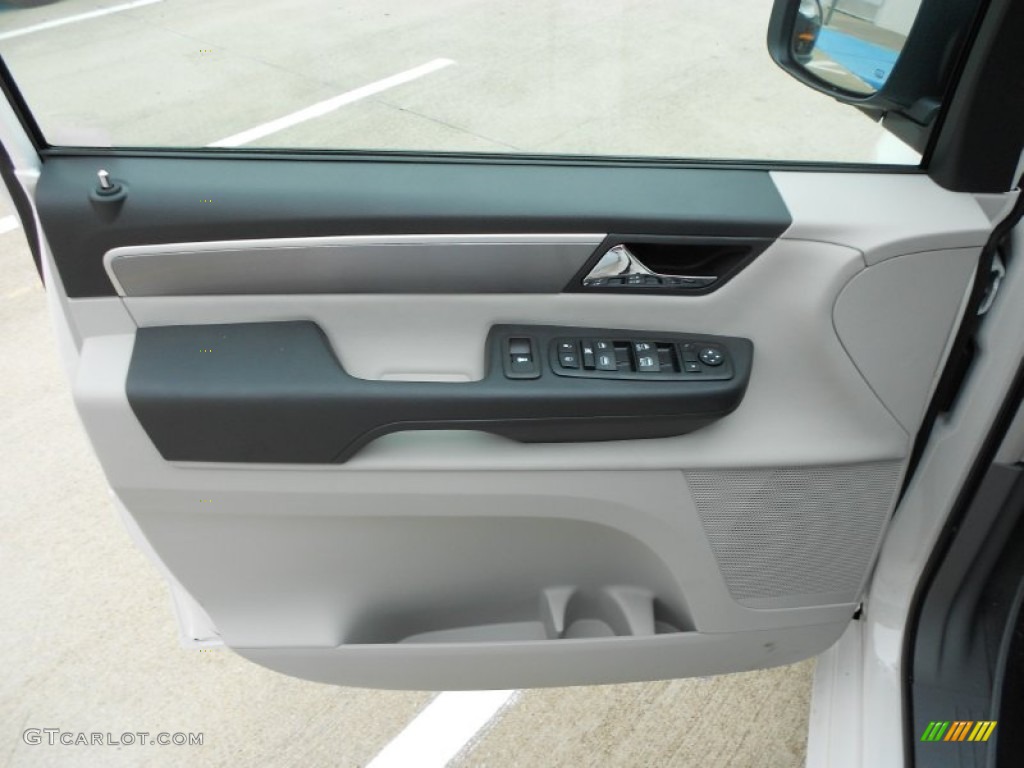 2012 Volkswagen Routan SE Aero Gray Door Panel Photo #57503470