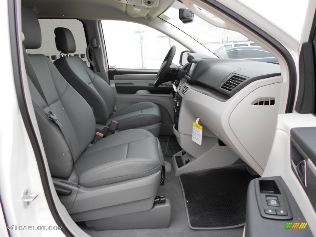 Aero Gray Interior 2012 Volkswagen Routan SE Photo #57503500