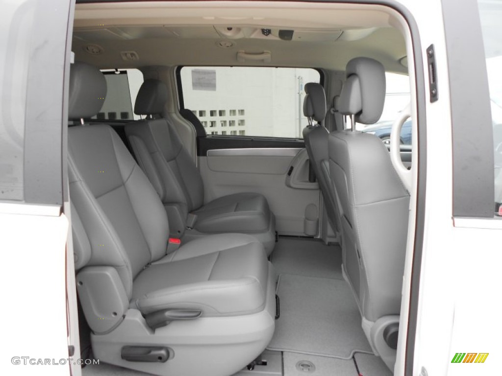 Aero Gray Interior 2012 Volkswagen Routan SE Photo #57503512