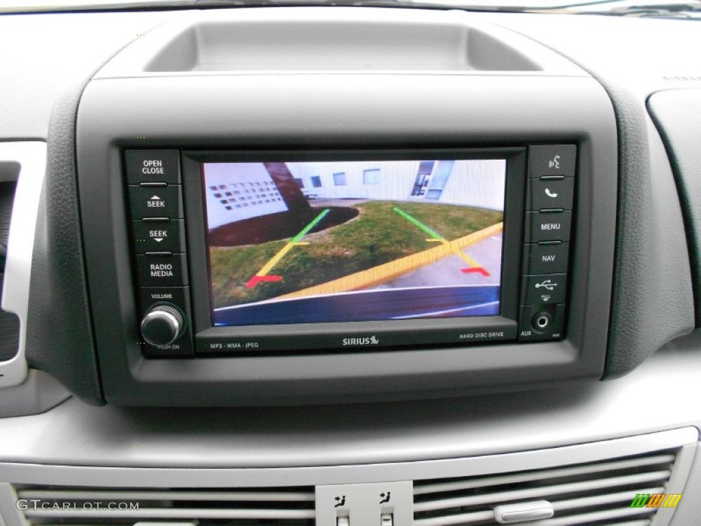 2012 Volkswagen Routan SE Controls Photo #57503581