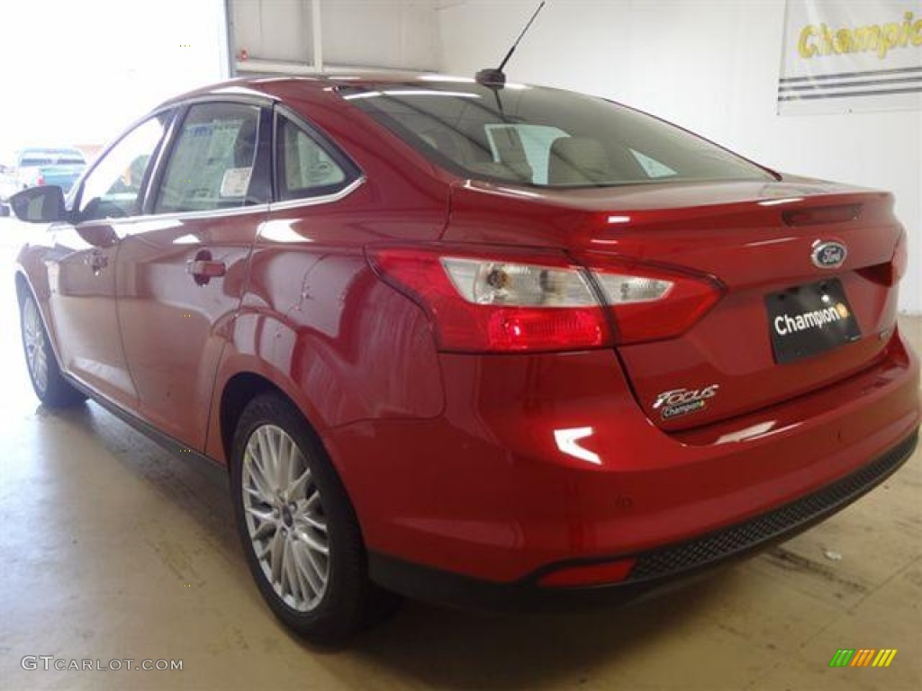 2012 Focus SEL Sedan - Red Candy Metallic / Stone photo #8