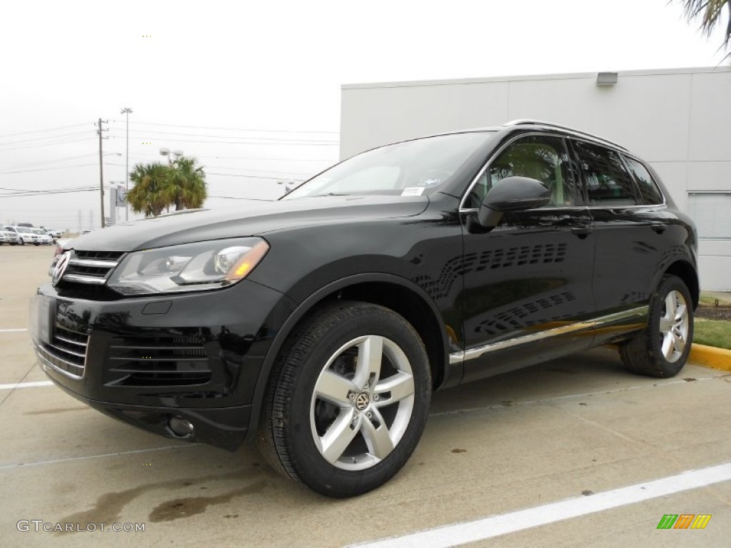 2012 Touareg TDI Lux 4XMotion - Black / Cornsilk Beige photo #3