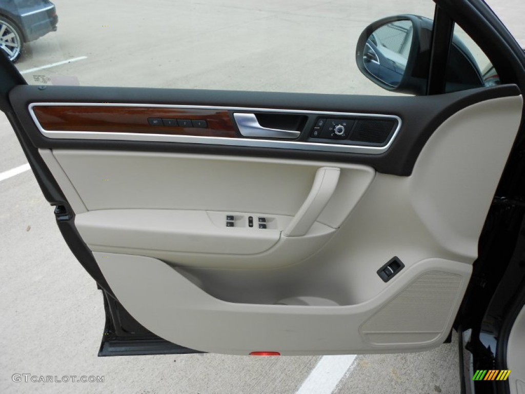 2012 Volkswagen Touareg TDI Lux 4XMotion Cornsilk Beige Door Panel Photo #57505129