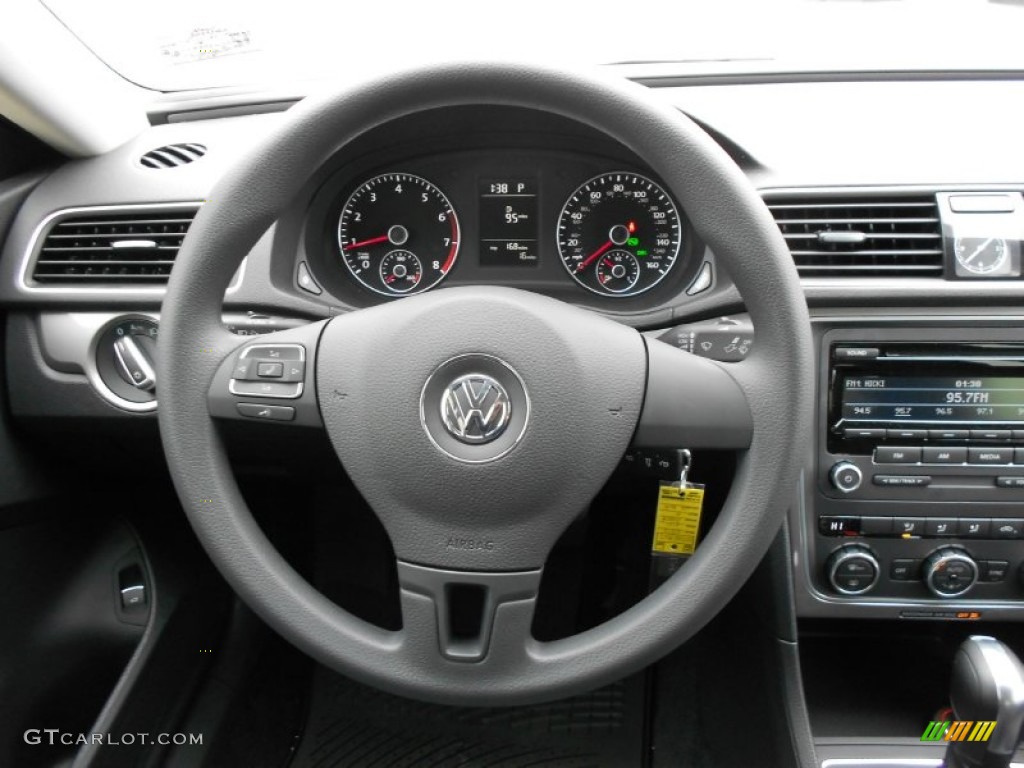 2012 Volkswagen Passat 2.5L S Steering Wheel Photos