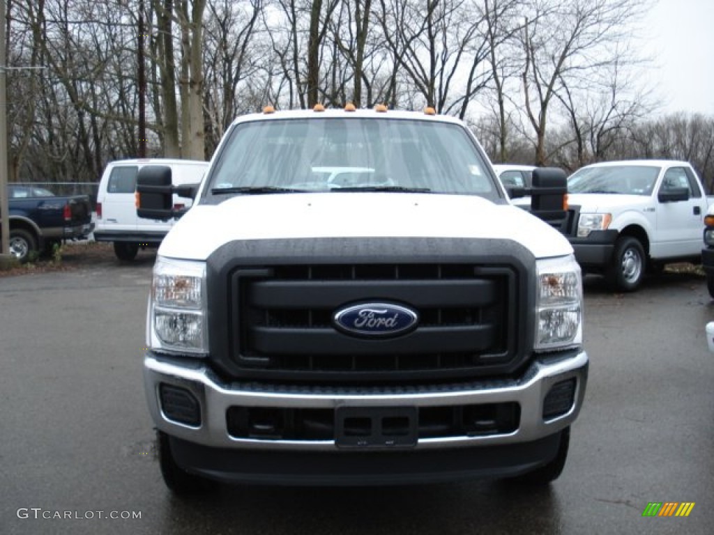 2012 F350 Super Duty XL SuperCab 4x4 Dually Chassis - Oxford White / Steel photo #3