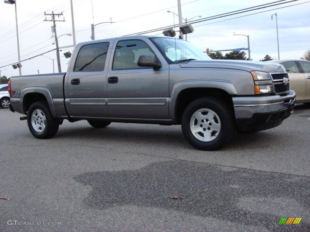 2006 Silverado 1500 Z71 Crew Cab 4x4 - Graystone Metallic / Medium Gray photo #6