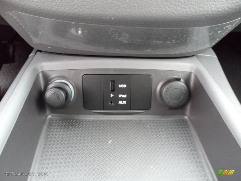 2012 Santa Fe SE V6 - Black Forest Green / Gray photo #32