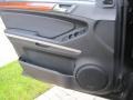 Black - ML 350 4Matic Photo No. 23