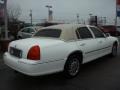 2007 Vibrant White Lincoln Town Car Signature Limited  photo #13