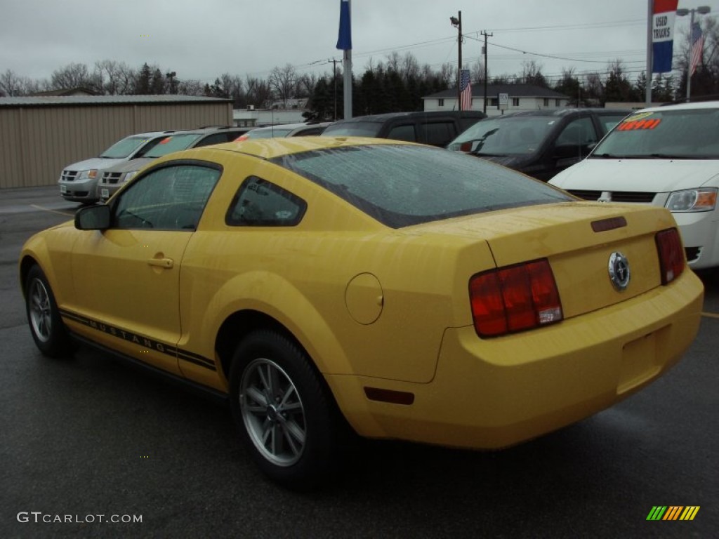 2005 Mustang V6 Deluxe Coupe - Screaming Yellow / Dark Charcoal photo #13