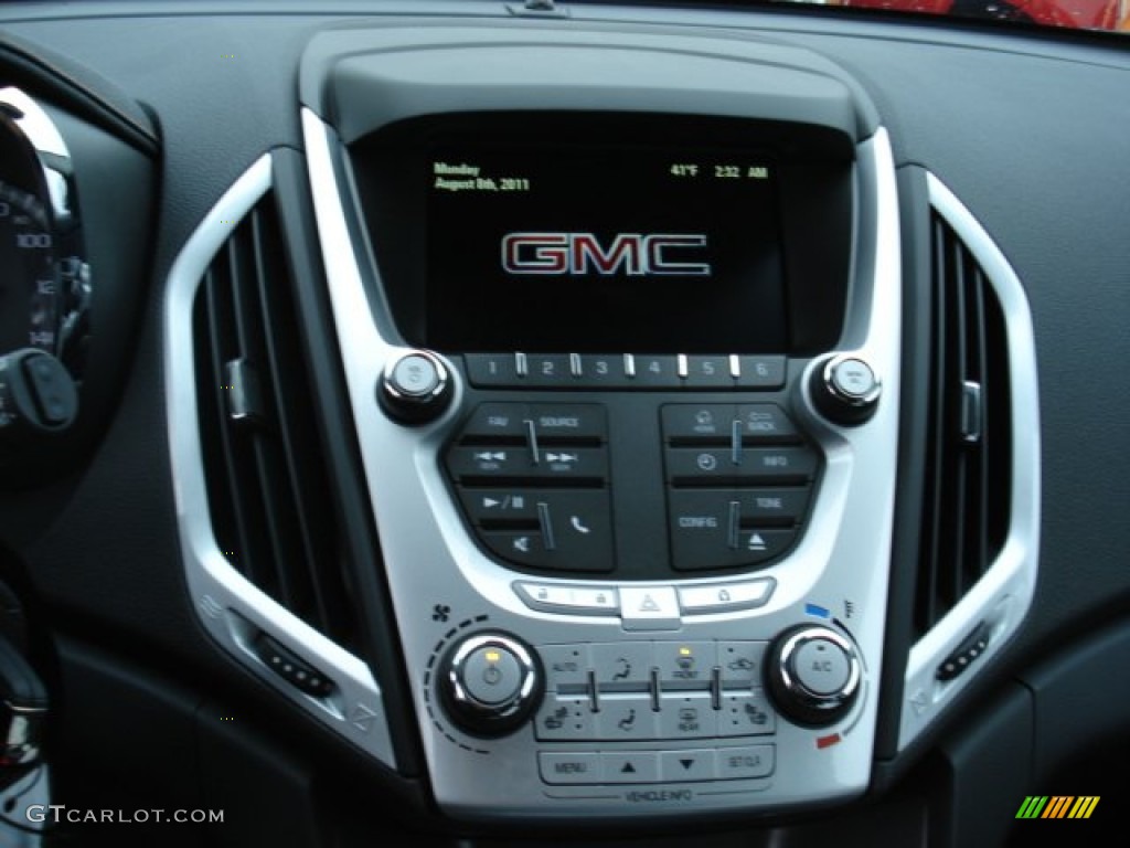 2012 GMC Terrain SLE AWD Controls Photo #57527512