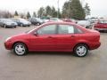 Sangria Red Metallic - Focus SE Sedan Photo No. 4