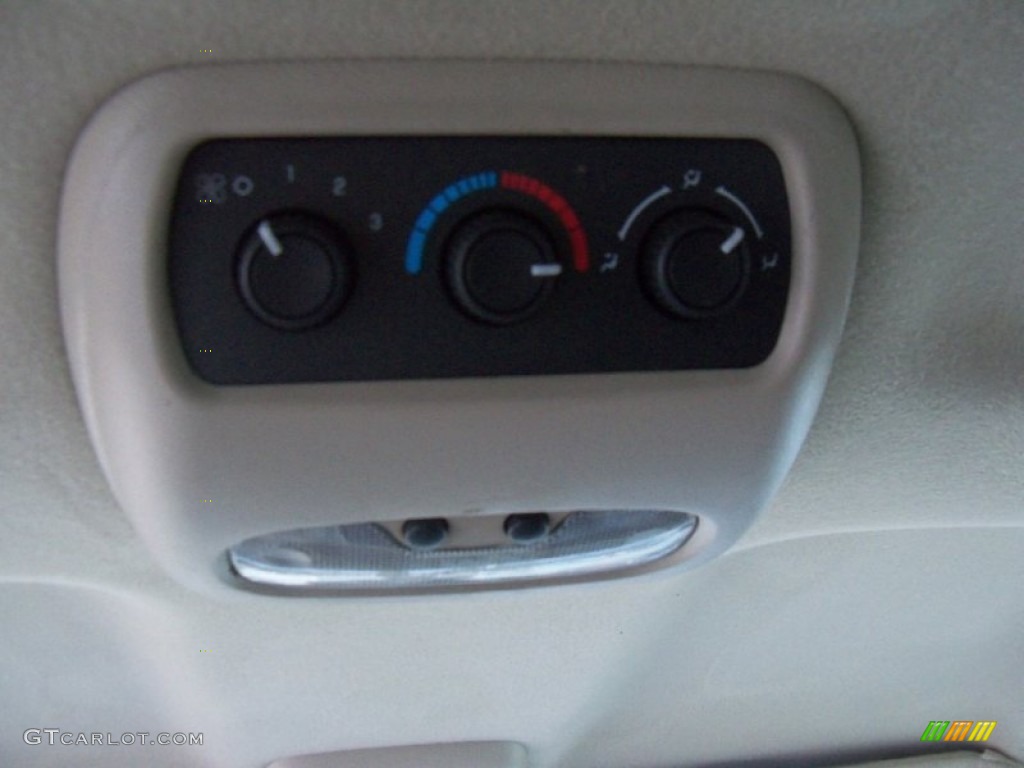 2003 Suburban 1500 LS 4x4 - Dark Green Metallic / Gray/Dark Charcoal photo #13