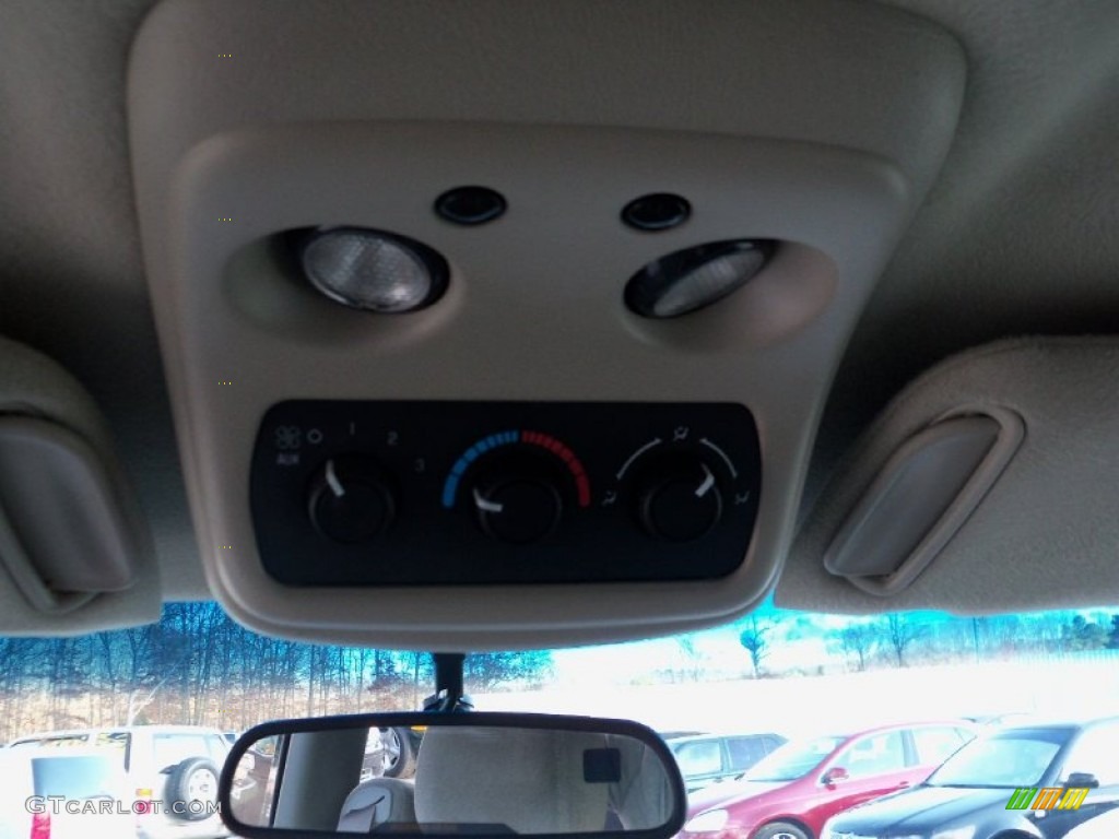 2003 Suburban 1500 LS 4x4 - Dark Green Metallic / Gray/Dark Charcoal photo #14