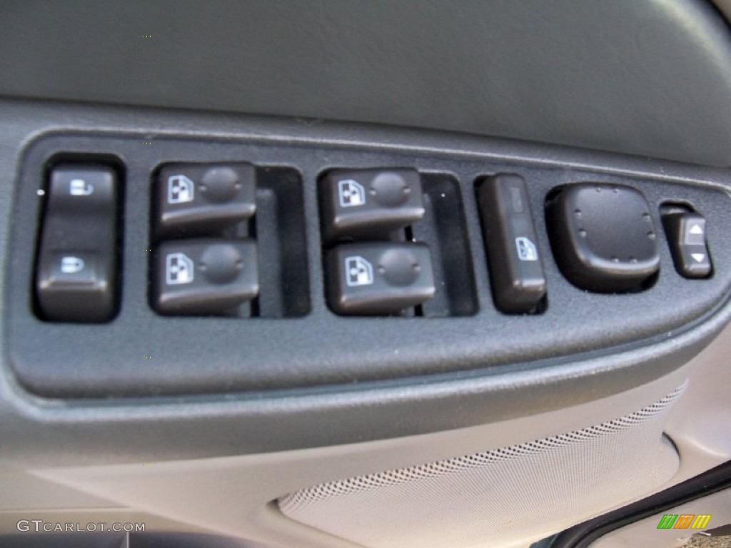 2003 Suburban 1500 LS 4x4 - Dark Green Metallic / Gray/Dark Charcoal photo #16