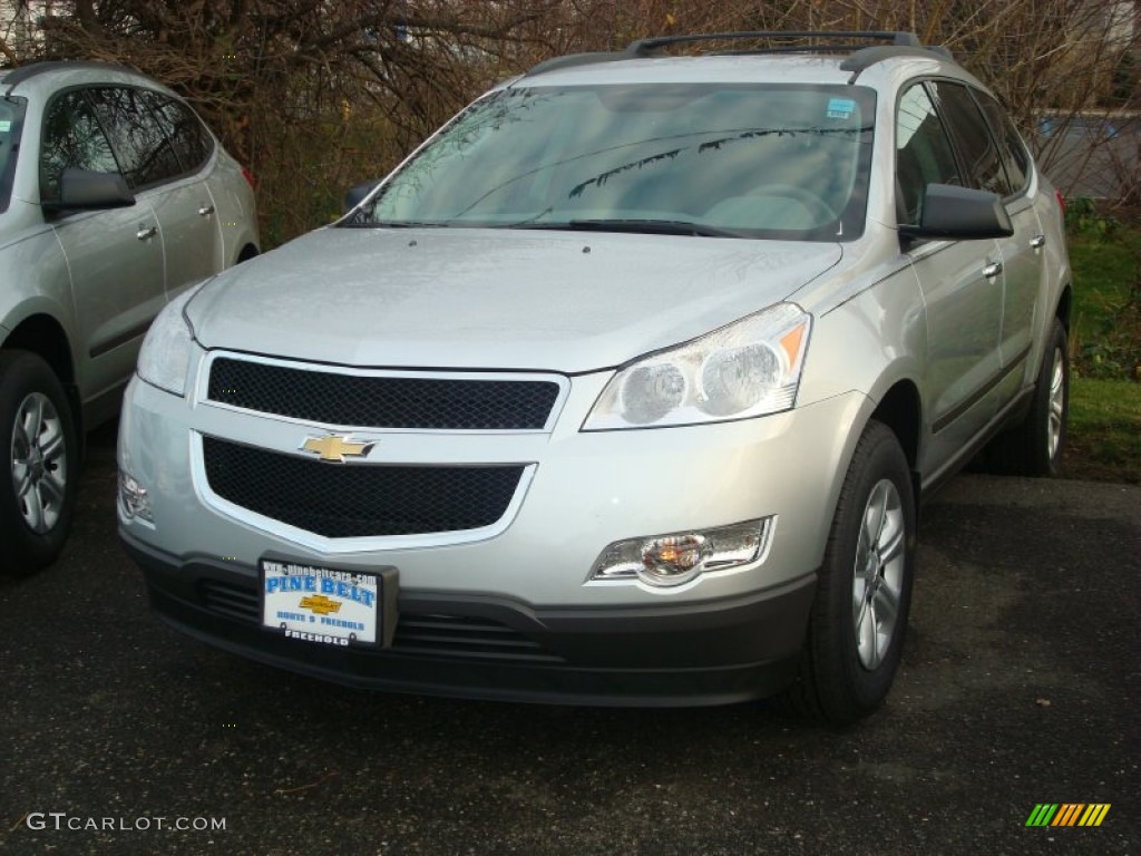 2012 Traverse LS AWD - Silver Ice Metallic / Dark Gray/Light Gray photo #1