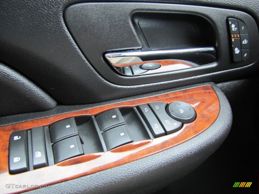 2008 Avalanche LTZ 4x4 - Black / Ebony photo #10