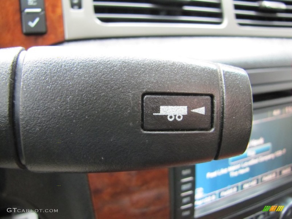 2008 Avalanche LTZ 4x4 - Black / Ebony photo #12