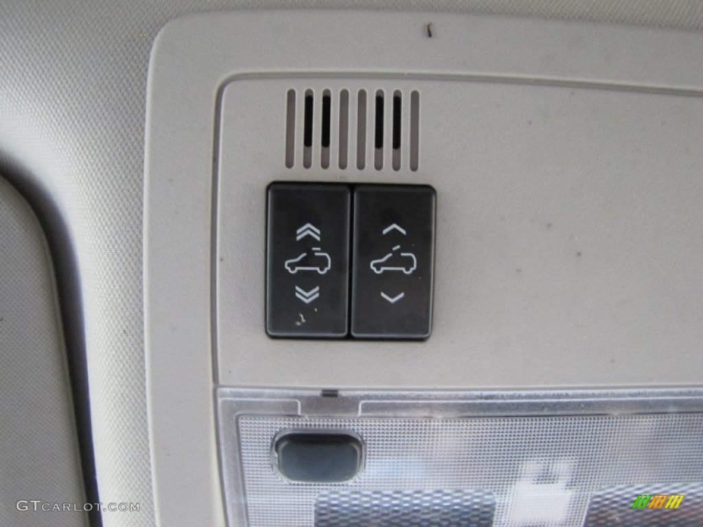 2008 Avalanche LTZ 4x4 - Black / Ebony photo #20