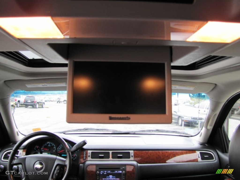 2008 Avalanche LTZ 4x4 - Black / Ebony photo #22