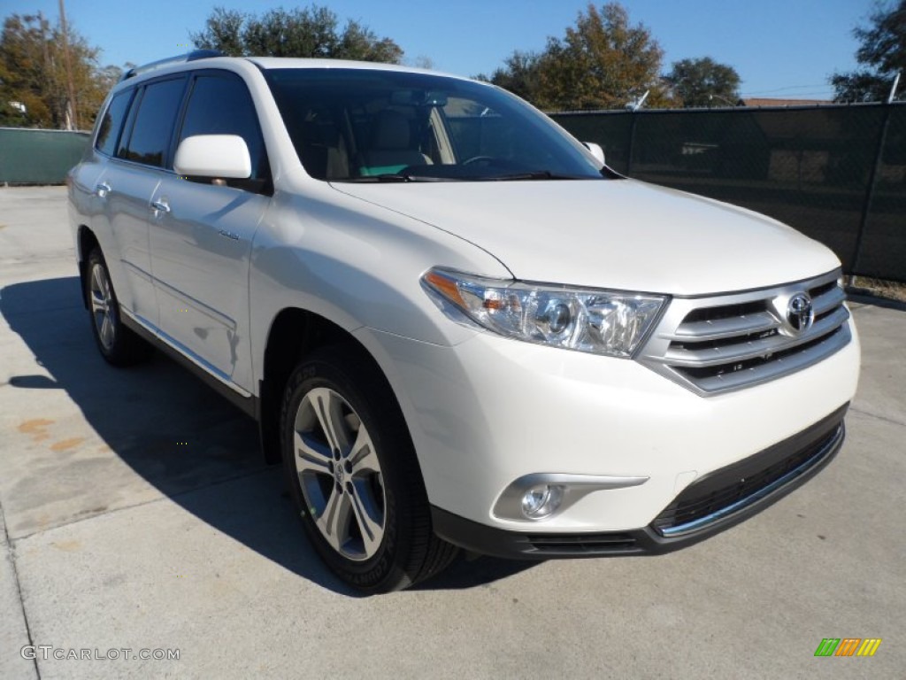 Blizzard White Pearl Toyota Highlander