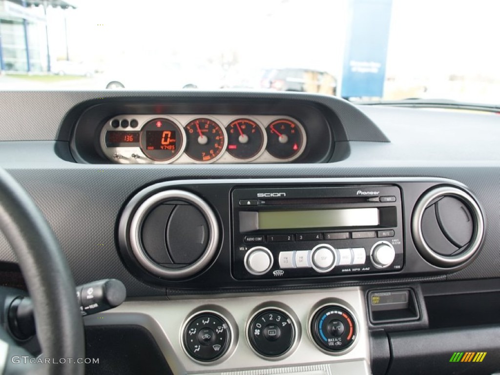 2008 Scion xB Standard xB Model Controls Photo #57542386
