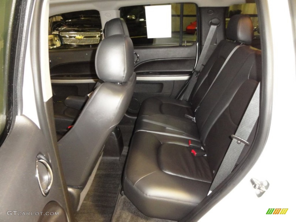 2011 HHR LT - Arctic Ice White / Ebony photo #24