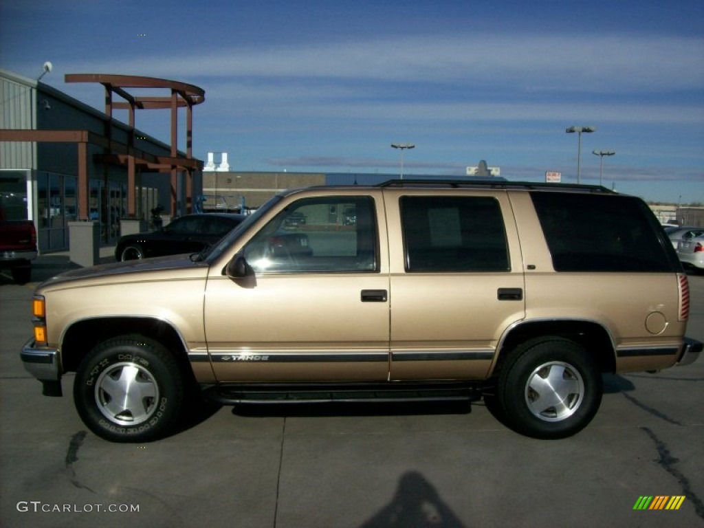 1999 Tahoe LT 4x4 - Sunset Gold Metallic / Neutral photo #2