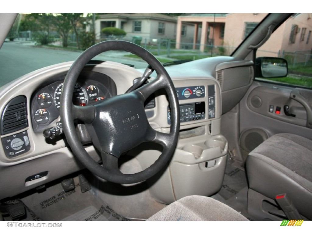 Pewter Gray Interior 2005 GMC Safari SLE Photo #57550318