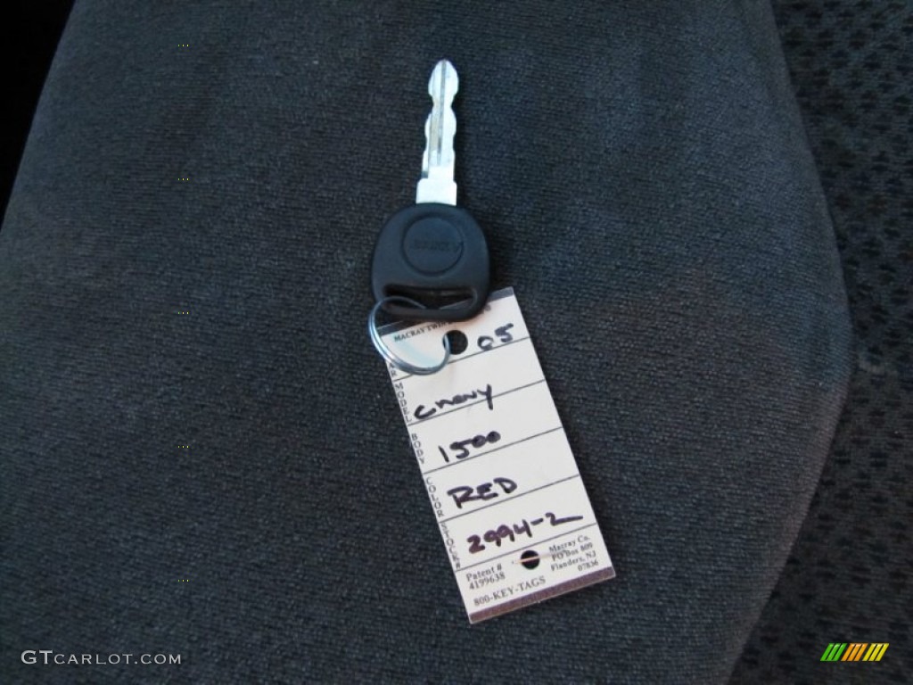 2005 Chevrolet Silverado 1500 LS Extended Cab Keys Photo #57554315