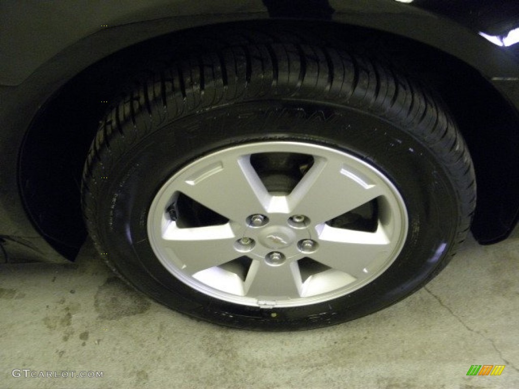 2011 Chevrolet Impala LS Wheel Photos