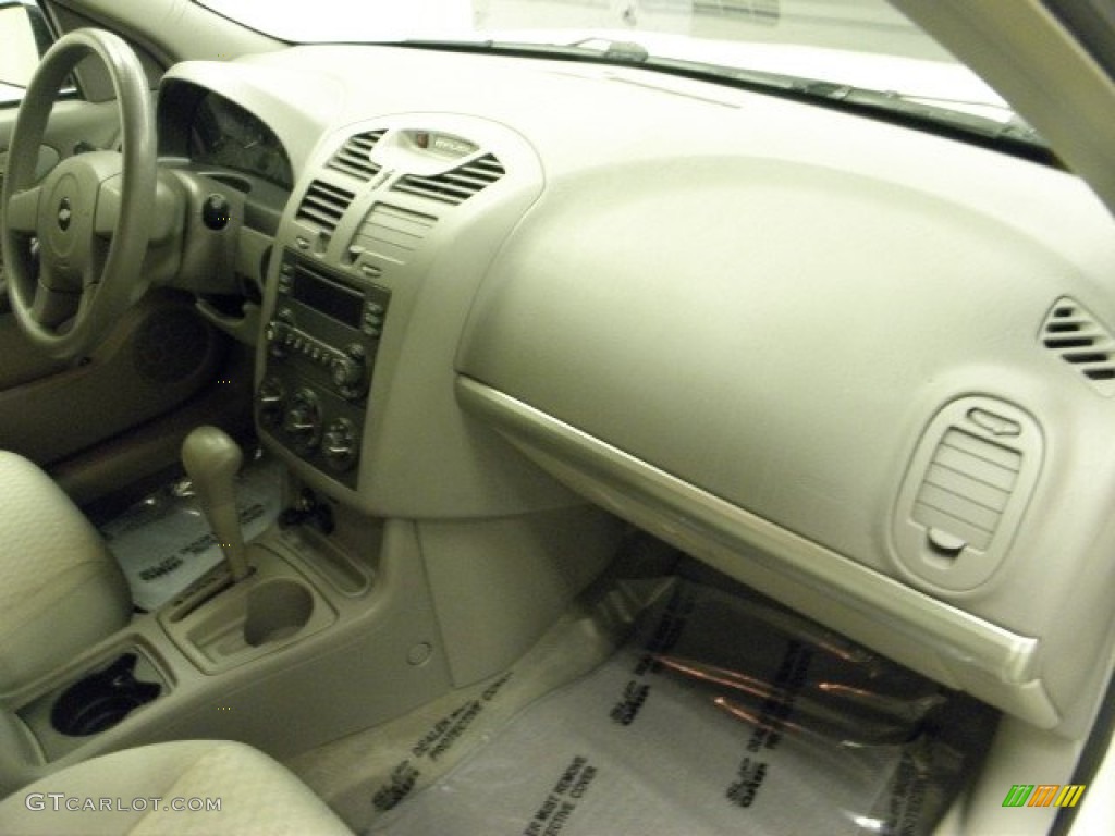 2005 Malibu Sedan - White / Gray photo #7