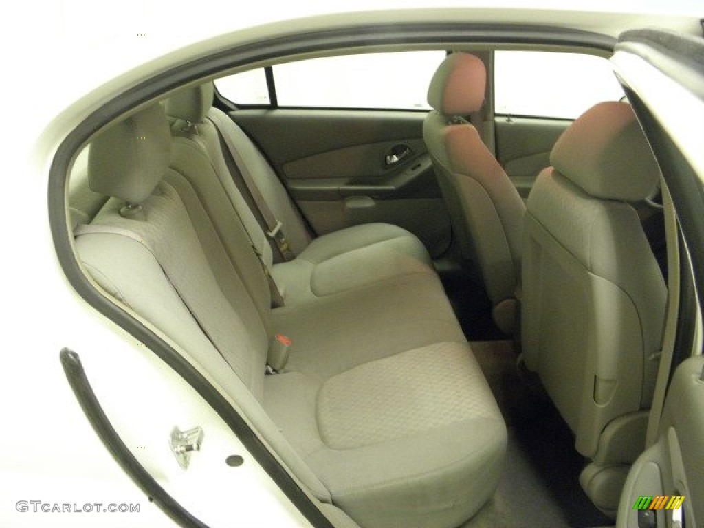 2005 Malibu Sedan - White / Gray photo #10