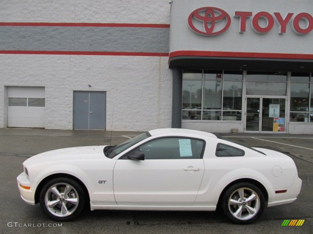 2008 Mustang GT Premium Coupe - Performance White / Dark Charcoal photo #2