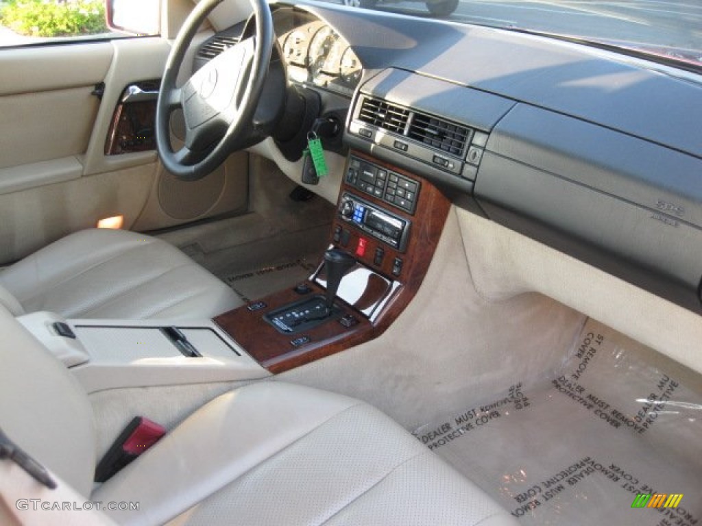 Parchment Interior 1993 Mercedes-Benz SL 300 Roadster Photo #57570976