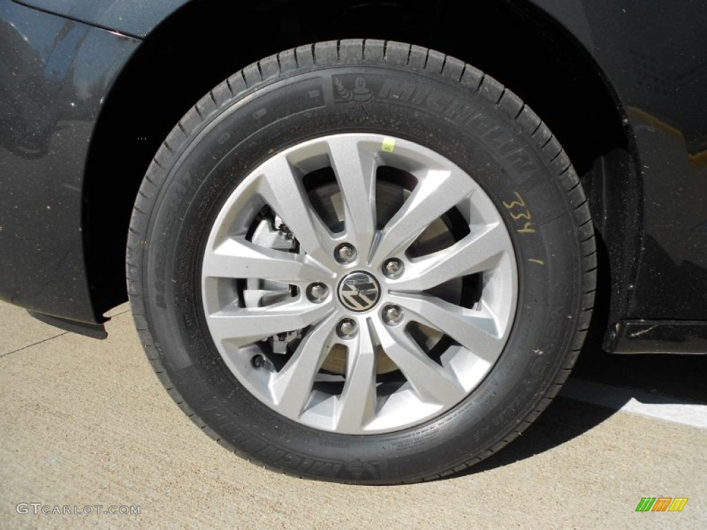 2012 Volkswagen Routan SE Wheel Photo #57572512