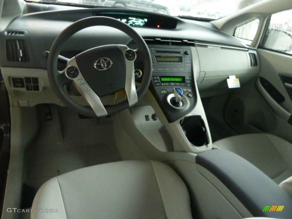 2011 Prius Hybrid III - Winter Gray Metallic / Misty Gray photo #10