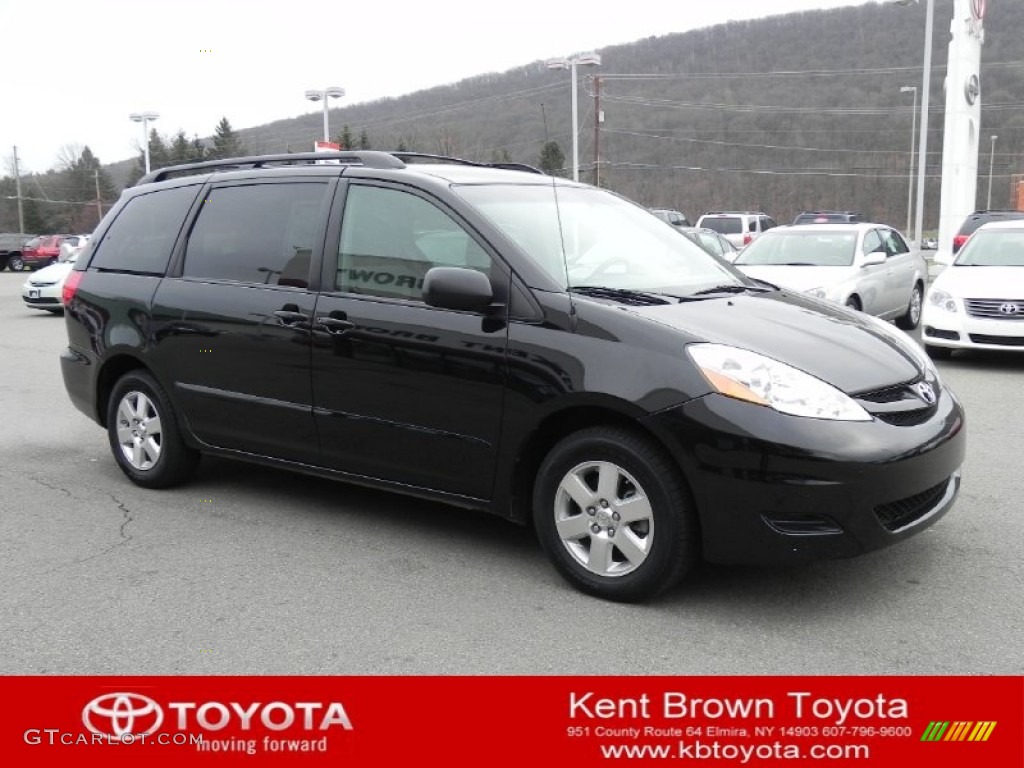 Black Toyota Sienna