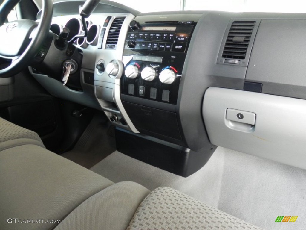 2007 Tundra SR5 Double Cab 4x4 - Silver Sky Metallic / Graphite Gray photo #9