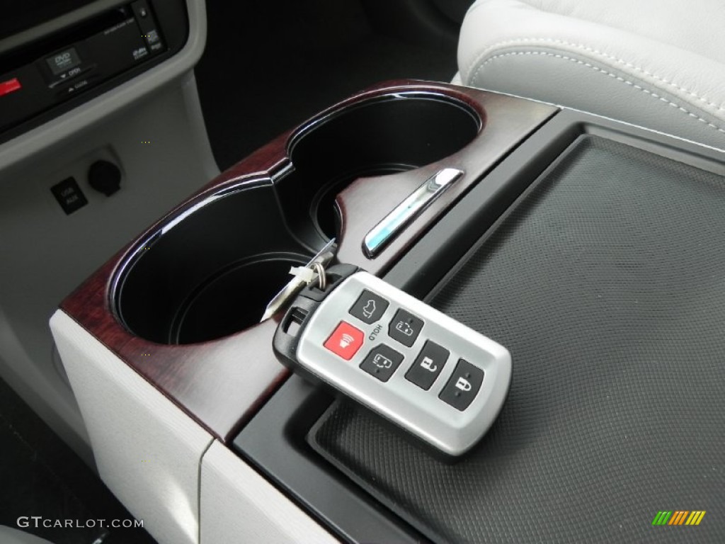 2012 Toyota Sienna Limited AWD Keys Photo #57586554