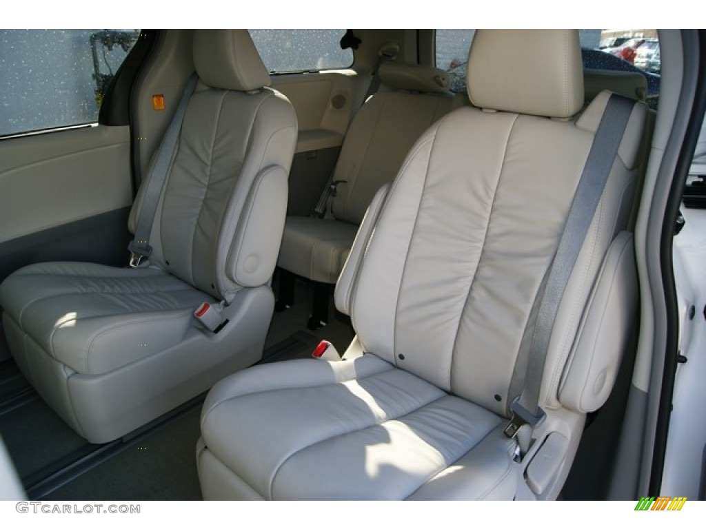 Light Gray Interior 2012 Toyota Sienna XLE AWD Photo #57589401