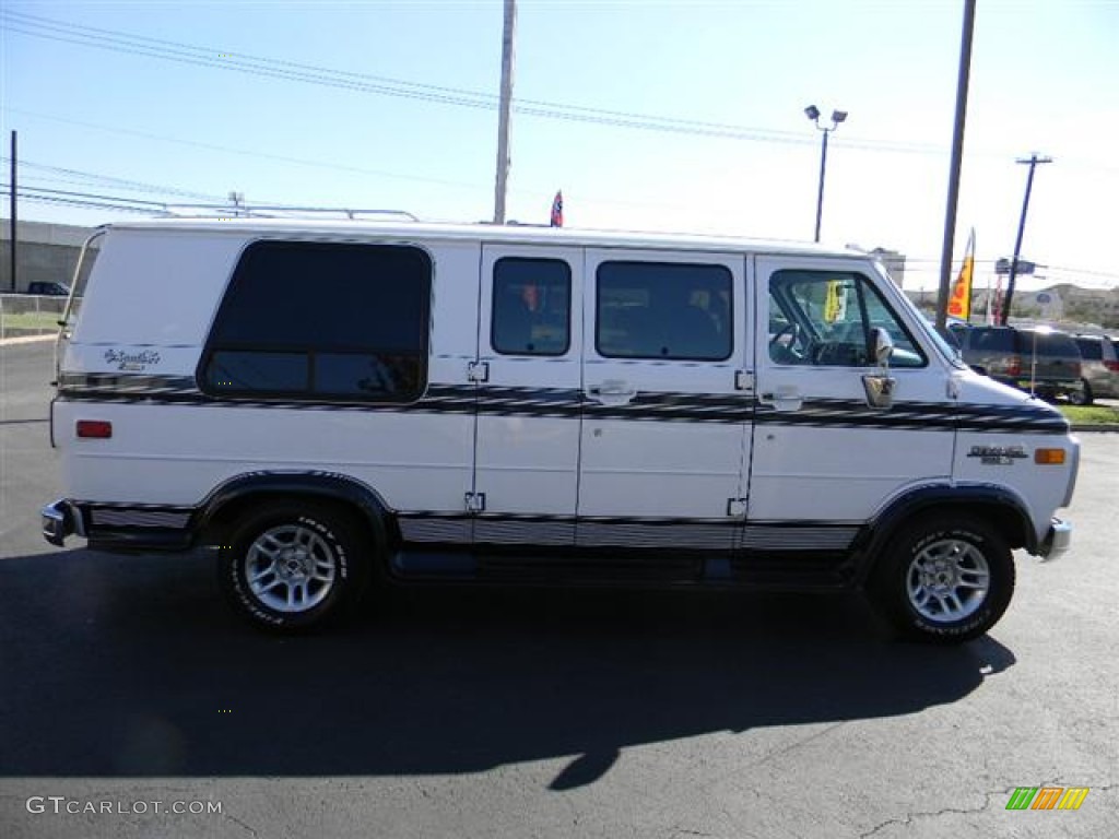 1995 Chevy Van G20 Passenger Conversion - White / Blue photo #4