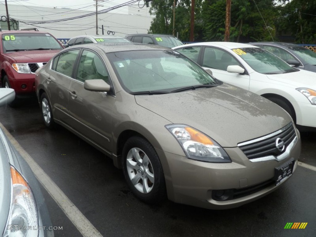 Pebble Beach Metallic Nissan Altima