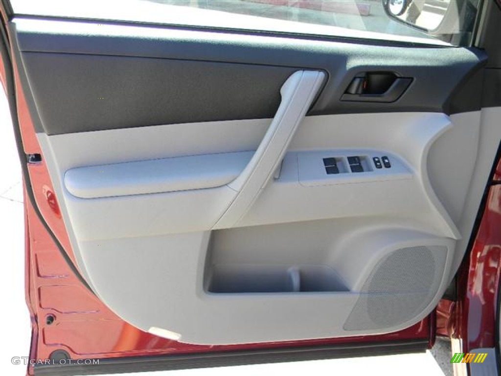 2010 Toyota Highlander SE Ash Door Panel Photo #57593574